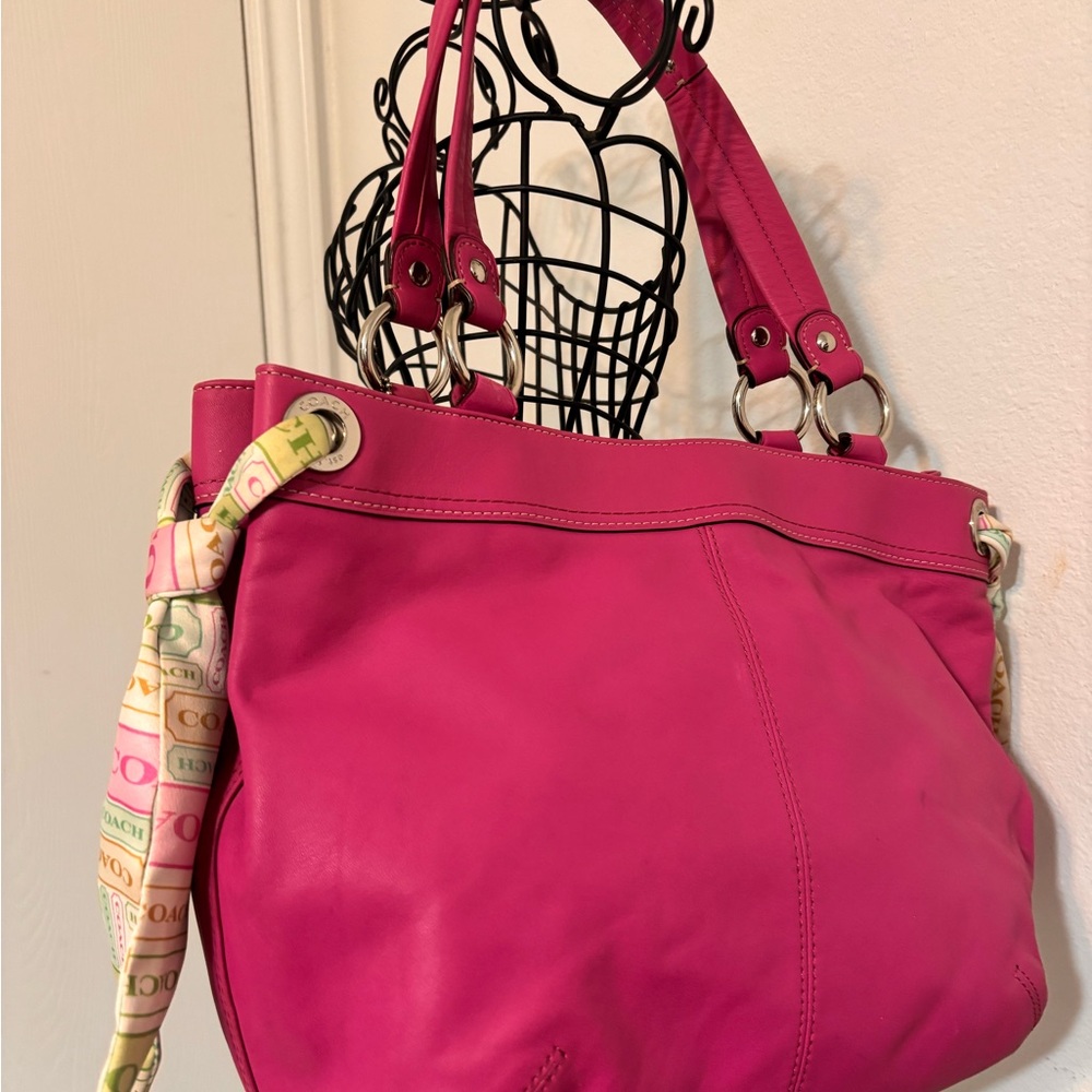 Vintage Coach Fuchsia Leather Shoulder Bag